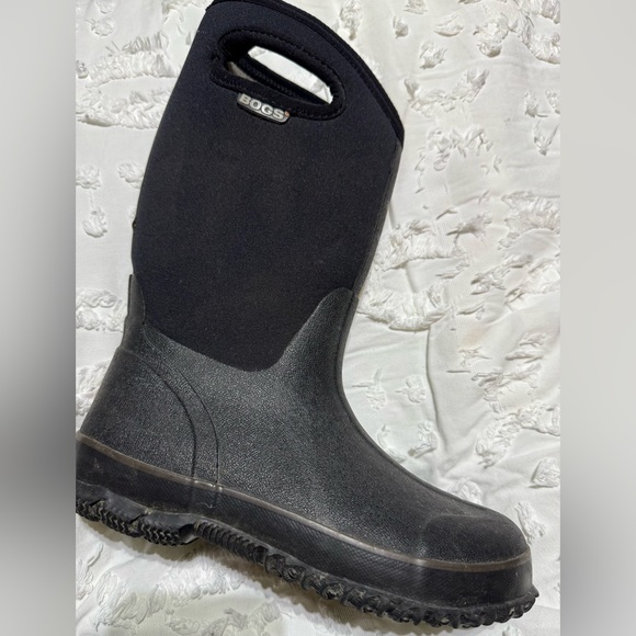 BOGS Kids Size 4. Great shape! Less expensive than Black Friday sale!! - Picture 6 of 12